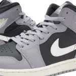 Кроссовки Nike Air Jordan 1 Mid, серый/черный/белый - фото 4