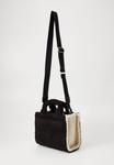 Сумка DKNY HADLEE TOTE, Black/Silver-Coloured/Black - фото 2