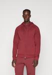 Толстовка Nike Performance PRIMARY HOODIE, Dark Team Red/Dark Red - фото