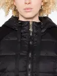 Стеганая куртка с капюшоном TWINSET, черный - фото 5