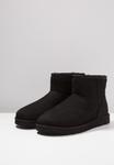 Ботильоны CLASSIC MINI UGG, черный - фото 3