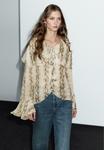Блуза Massimo Dutti SNAKESKIN PRINT GARMENT WITH RUFFLES, Beige - фото