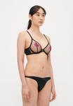 Бюстгальтер Agent Provocateur PERRI BRA, Black/Fuchsia/Black - фото 4