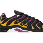 Кроссовки Nike Air Max Plus 'Black University Gold Viotech', черный - фото 2