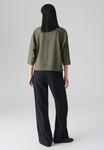 Топ OPUS LOOSE FIT BATWING, Olive Leaf/Olive - фото 3