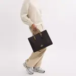 COACH Сумка-шоппер из лакированного холста - фото 6