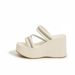 Шлепанцы женские Milan Love Song, бежевый - фото