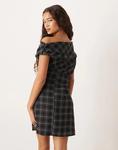 Мини-платье со спущенными плечами ASOS DESIGN в черно-белую клетку - фото 4
