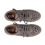 Женские кожаные кроссовки в леопардовом принте Myra - фото