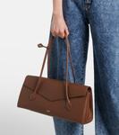 Сумка-тоут Le Teckel из кожи Alaïa, Terre D'Ombre - фото 2