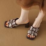 Шлепанцы женские Yeezyy Reezy, черный - фото 9