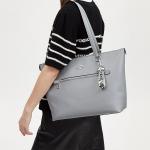 COACH Холщовая сумка с кожаным брелоком - фото 6