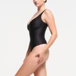 Боди core sculpt lunge thong SKIMS, цвет onyx - фото 3