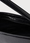Сумка Karl Lagerfeld Jeans Handbag, Black - фото 3
