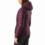 Пуховик женский Arcteryx Cerium, черный / зеленый - фото 11