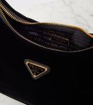 Сумка через плечо Re-Edition Small с декором Prada, Nero - фото 3