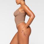 Боди-стринги SKIMS Seamless Sculpt, цвет Sienna - фото 3