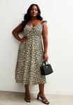 Платье New Look Curves CURVES LEOPARD PRINT CRINKLE TEXTURE MIDI, Brown Pattern/Brown - фото 2
