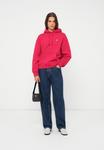 Толстовка Tommy Jeans BADGE HOODIE, Ruby Rhubarb/Red - фото 2