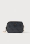 Сумка кросс-боди Guess NOELLE CROSSBODY CAMERA, Coal/Dark Grey - фото
