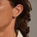 Серьги-Кольца Huggie Perfect 2 мм Brilliant Earth - фото 3