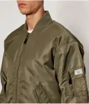 Полет Бомбера Regular fit Guess Jeans, зеленый - фото 4