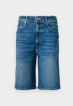 Шорты Mother THE UNDERCOVER BERMUDA SHORT, Where The Sun Dont /Blue Denim - фото 6