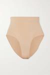 SKIMS Бесшовные трусы Sculpt средней талии - глина, бежевый - фото 4