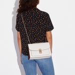 COACH Сумка через плечо из галечной кожи - фото 8