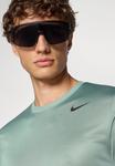 Футболка Nike Performance TEE RESET, Clay Green/Black/Green - фото 6