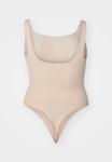 Боди NEARLY NAKED THONG YITTY, бежевый - фото 2