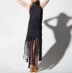 Черное платье с бахромой и воротником-стойкой oolala - фото