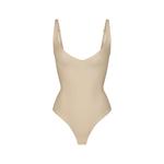 Боди core sculpt lunge thong SKIMS, цвет sand - фото