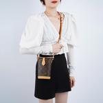 LOUIS VUITTON Складной мешочек с монограммой коричневый - фото 11