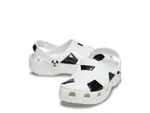 Сандалии Classic Soccer Ball Clog Crocs, черно-белый - фото 7
