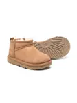 Ботинки Classic Ultra Mini UGG Kids, коричневый - фото 2