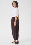 Брюки Kaffe KAMERLE CROPPED, Fudge/Bordeaux - фото 3