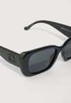 Солнцезащитные очки COACH Sunglasses, Black/Grey/Black - фото 4