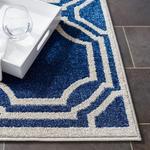 Ковер SAFAVIEH, 161 x 244 см, коллекции Amherst, Navy & Ivory, геометрический рисунок, не линяет и прост в уходе, идеален для помещений с высокой проходимостью в гостиной, спальне (AMT411P) - фото 4