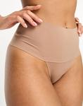 Spanx Undie-tectable разглаживающие стринги в кафе с молоком - фото