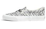 Слипоны Slip-On Needles X Vault Classic Vans V 'Animal Print - White' - фото