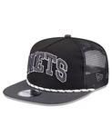 Мужская черная/угольная кепка Brooklyn Nets Throwback Team Arch Golfer Snapback New Era, черный - фото 4