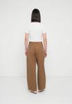Брюки Samsøe Samsøe SAHARPER TROUSERS BELT 15803, Washed Otter/Brown - фото 3