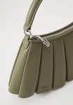 Сумка Lacoste LENGLEN BAG S, Kaki/Khaki - фото 5