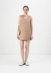 Платье Calvin Klein DOUBLEFACE V NECK MINI SHIFT, Amphora/Beige - фото 2