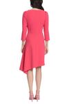 Three Quarter Sleeve Oblique Dress In Raspberry Donna Morgan, Raspberry - фото 2