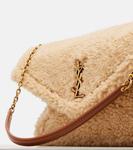 Сумка через плечо Cassandre Envelope из овчины Saint Laurent, Naturel + Brick - фото 6