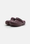 Тапочки Classic Lined Unisex Crocs, цвет dark cherry - фото 2
