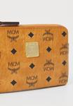 Кошелек MCM AREN VISETOS CARD CASE, Cognac - фото 5