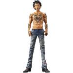 Фигурки в масштабе BANPRESTO - фото